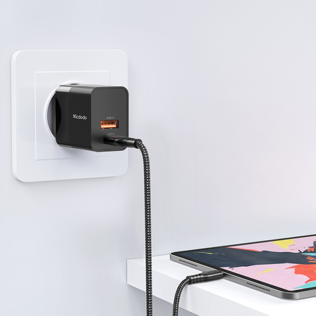 Ładowarka do telefonu Mcdodo, Szybka,  USB, USB-C, 20W, do Iphone, uniwersalna, czarna