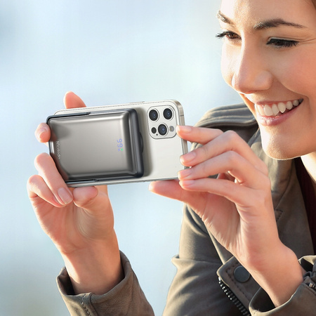 MCDODO INDUKTIVE POWERBANK FÜR MAGSAFE 13 14 15 KABELLOSER STAND 10000